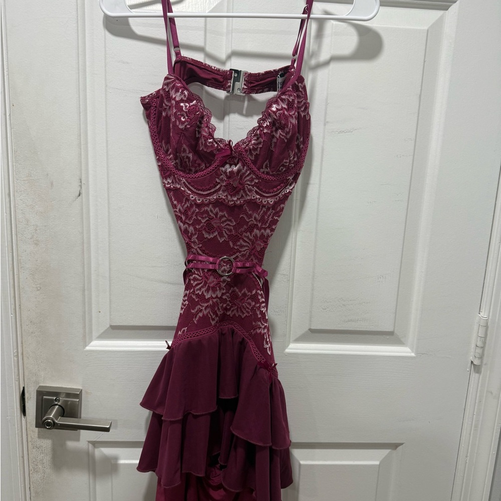 Elegant Lace Mini Dress in Burgundy